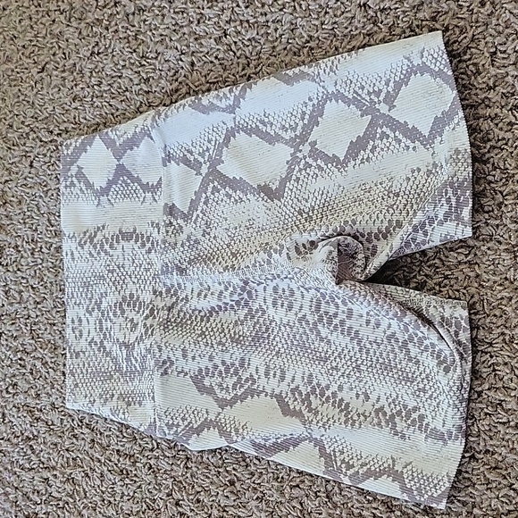 Beach Riot shorts - Picture 3 of 3